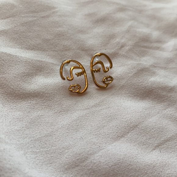 gold half-faced earrings - Picture 2 of 2